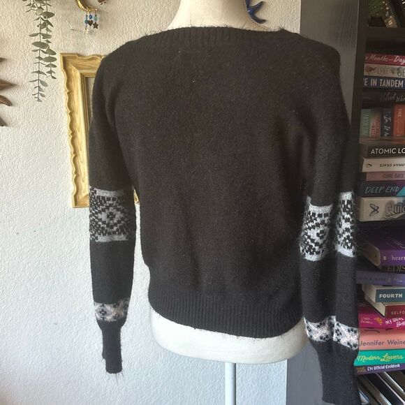 Ovla Size Small Black pullover sweater - Picture 5 of 6